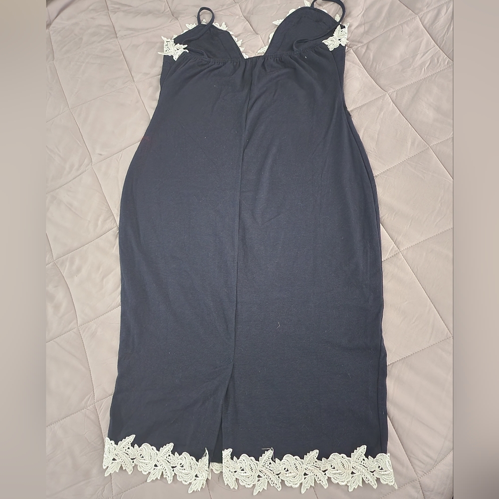 Size large beautifully detailed fitted/bodycon dress. NWT - Picture 3 of 6